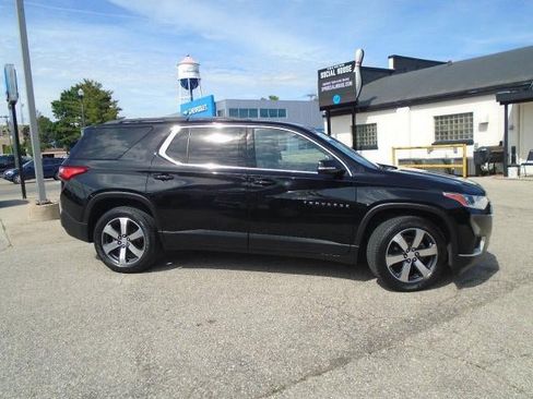 Used 2019 Chevrolet Traverse LT w/ LT Premium Package AWD/4WD image 5