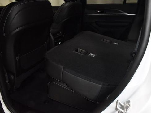 New 2025 Jeep Grand Cherokee Limited image 30