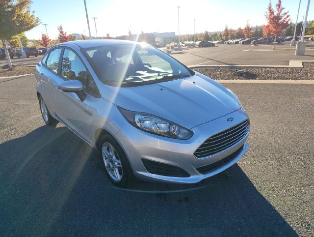 Used 2018 Ford Fiesta SE FWD image 1