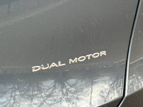 Used 2022 Tesla Model Y Long Range image 34