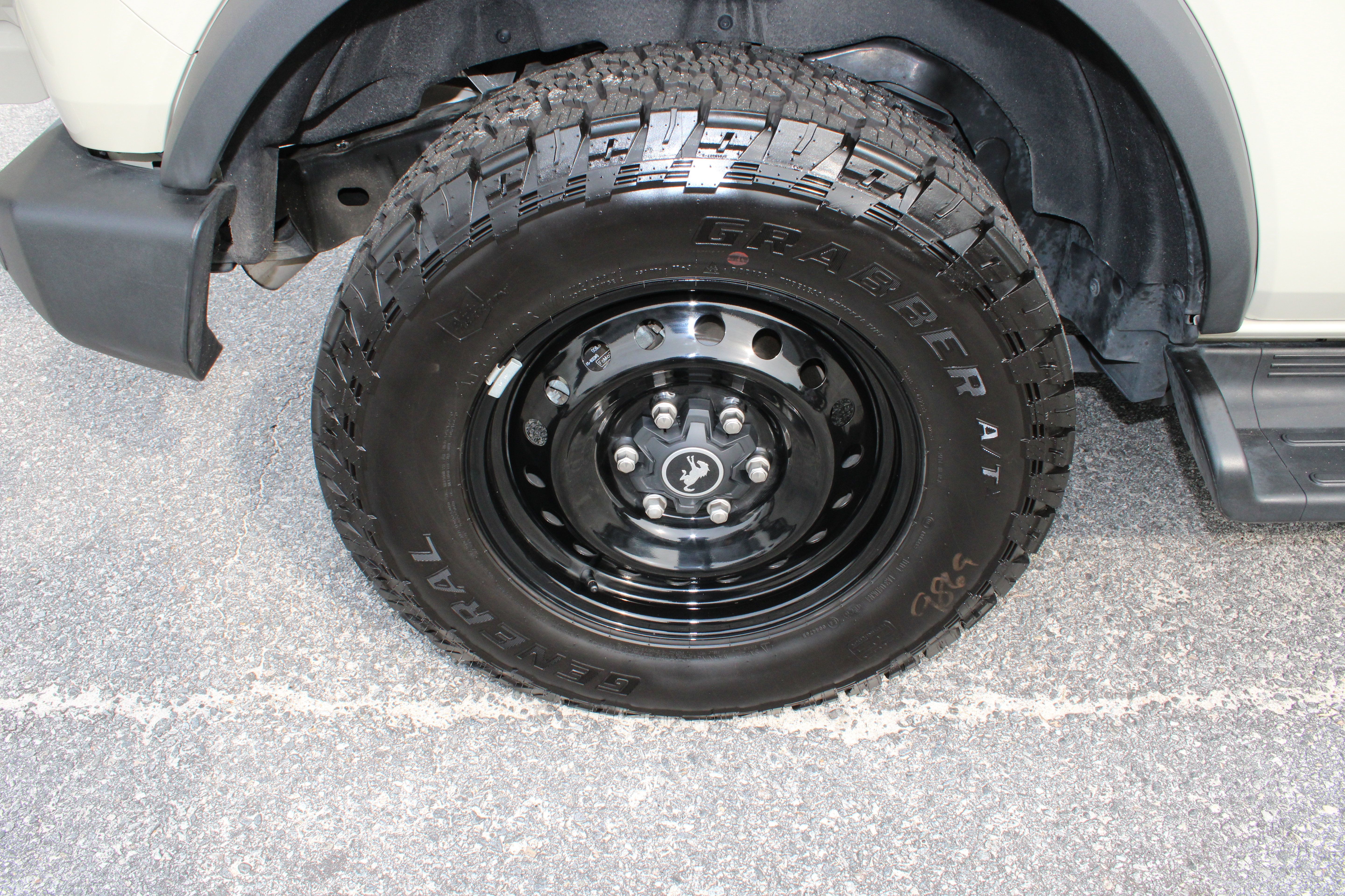 Used 2026 Ford Bronco Outer Banks AWD/4WD image 13