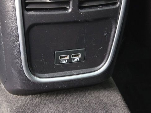 Used 2016 Dodge Charger SXT image 26