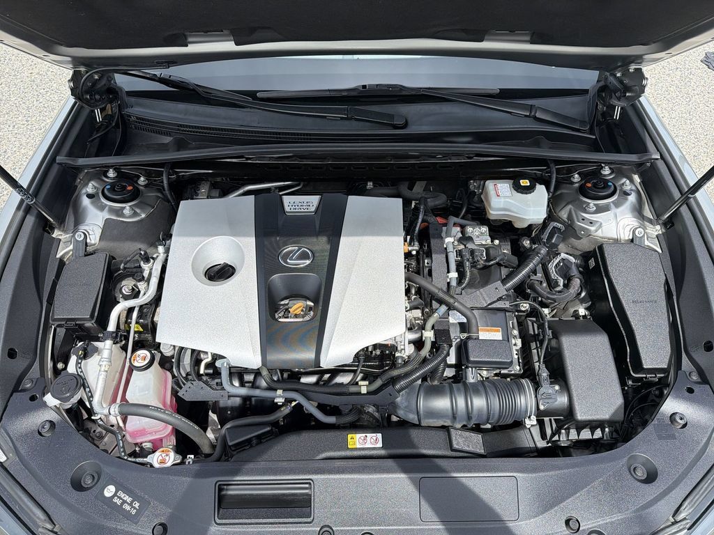 Used 2021 Lexus ES 300h FWD image 18