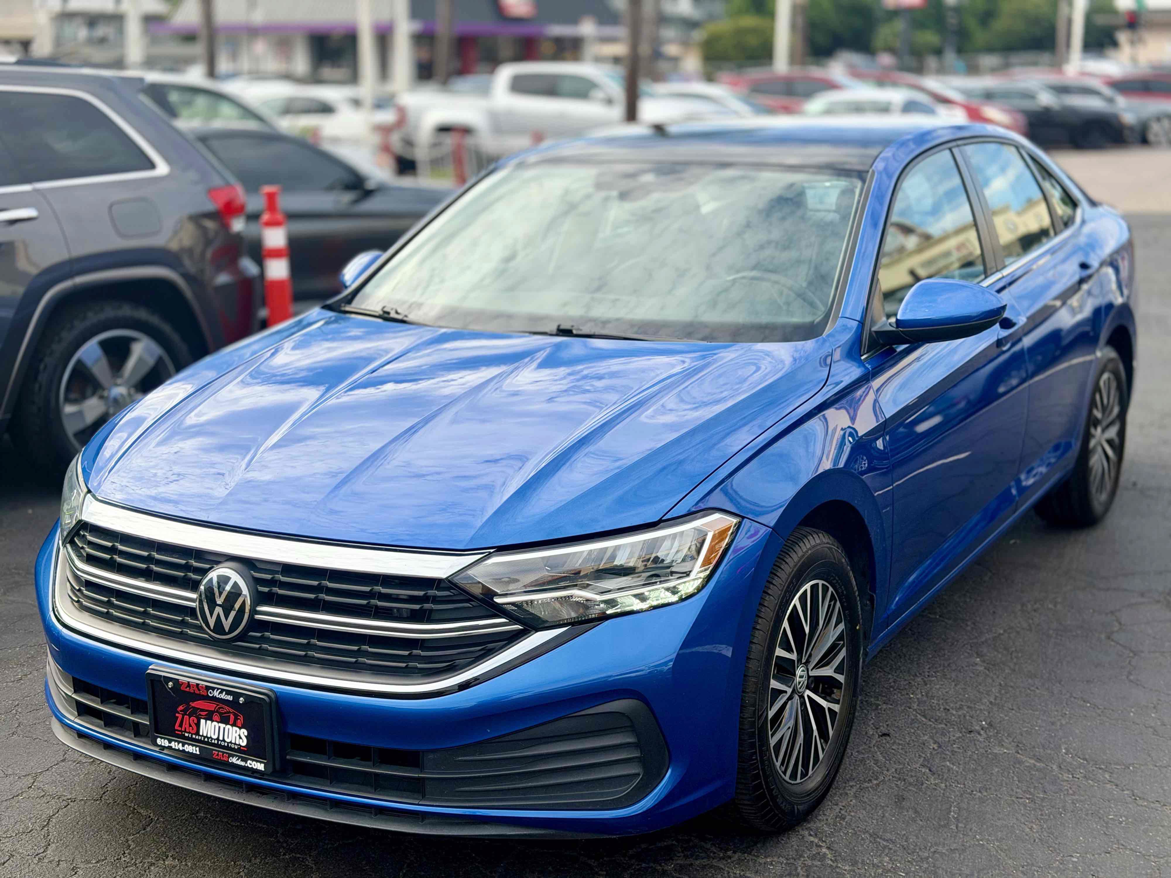 Used 2024 Volkswagen Jetta SE FWD image 6