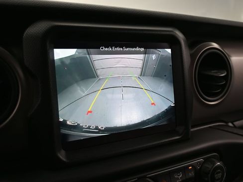 Used 2021 Jeep Wrangler Sport AWD/4WD image 14