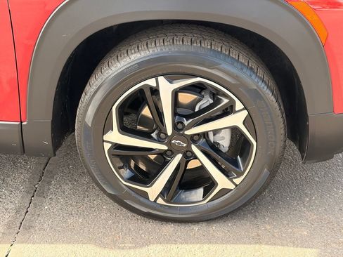 Used 2023 Chevrolet TrailBlazer LT FWD image 9
