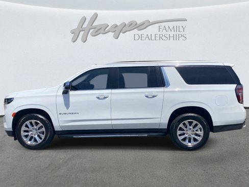 Used 2021 Chevrolet Suburban Premier w/ Premium Package AWD/4WD image 10