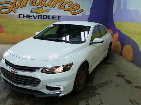 Used 2018 Chevrolet Malibu LT image 4