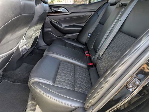 Used 2018 Nissan Maxima Platinum image 26