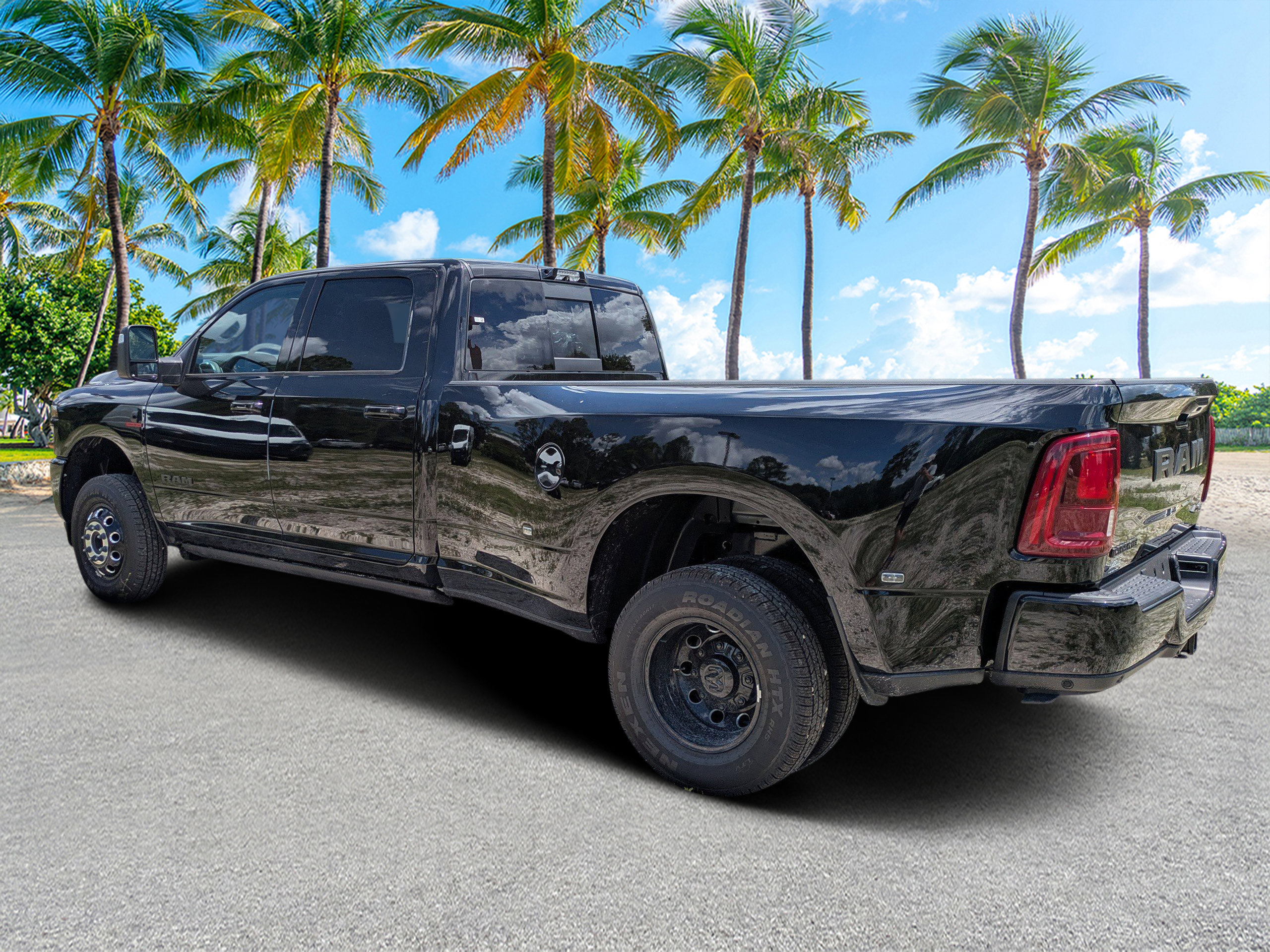 New 2026 RAM 3500 Laramie AWD/4WD image 5