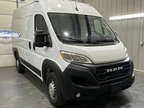 Used 2025 RAM ProMaster 2500 w/ Convenience Group FWD image 1