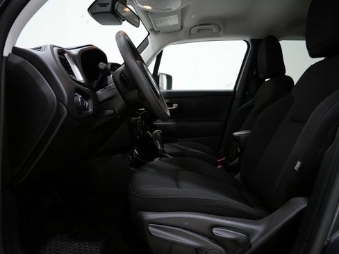 Certified 2023 Jeep Renegade Latitude image 12