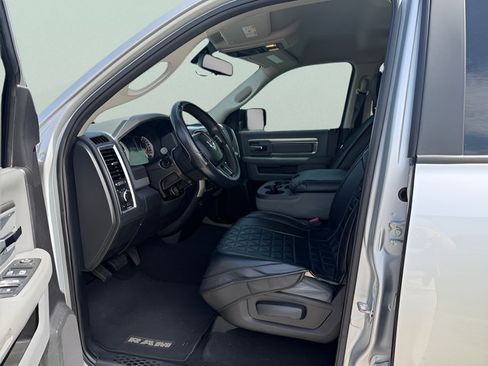 Used 2016 RAM 1500 Classic SLT AWD/4WD image 31