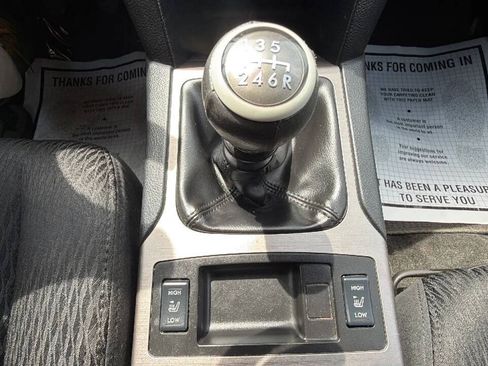Used 2012 Subaru Outback 2.5i Premium w/ All-Weather Pkg AWD/4WD image 12