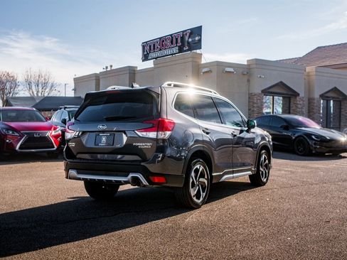 Used 2022 Subaru Forester Touring image 7