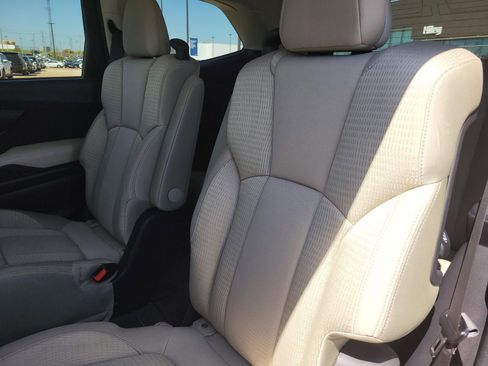 Used 2024 Subaru Ascent Premium w/ Convenience Package image 13