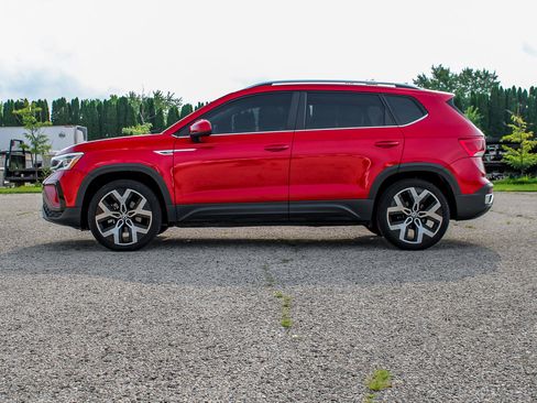 Used 2023 Volkswagen Taos SEL AWD/4WD image 4