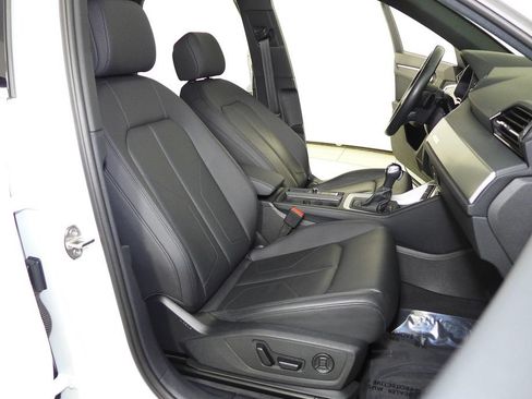 Used 2023 Audi Q3 2.0T Premium w/ Convenience Package AWD/4WD image 19