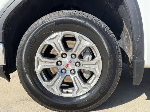 Used 2025 GMC Sierra 1500 SLT image 6