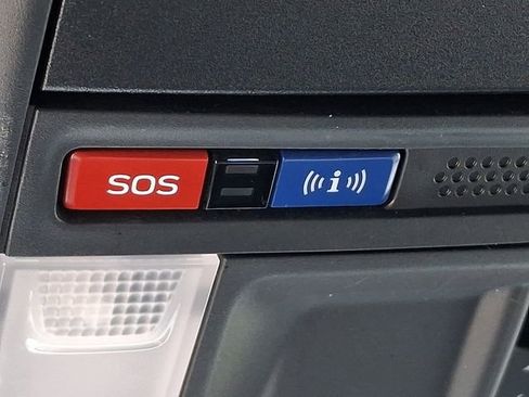 Certified 2025 Subaru Forester Premium image 26