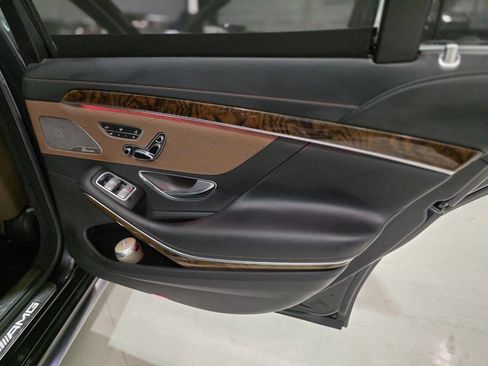 Used 2014 Mercedes-Benz S 63 AMG 4MATIC Sedan w/ Rear Seat Package image 38
