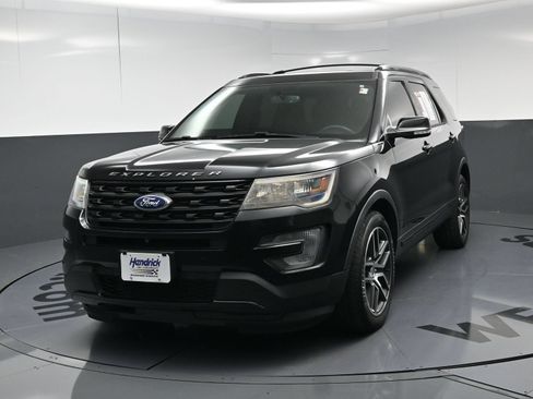 Used 2017 Ford Explorer Sport w/ Equipment Group 401A AWD/4WD image 11
