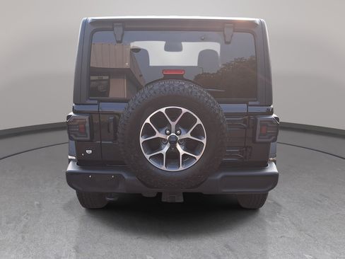 Used 2025 Jeep Wrangler Sport AWD/4WD image 6