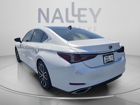Used 2023 Lexus ES 350 w/ Premium Package FWD image 3