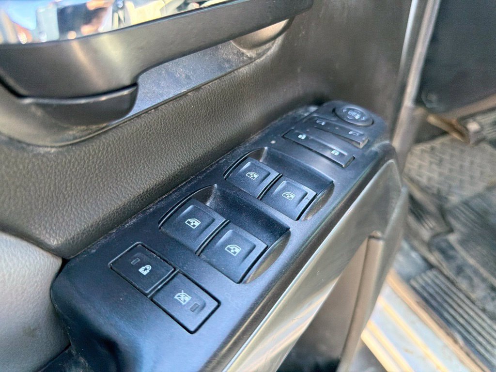 Used 2018 Chevrolet Silverado 1500 LT w/ All Star Edition AWD/4WD image 8