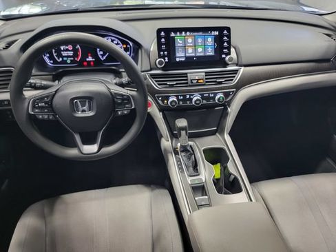 Used 2018 Honda Accord EX image 29