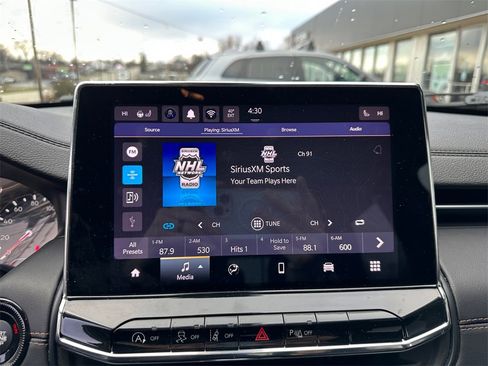 Used 2022 Jeep Compass Limited image 17