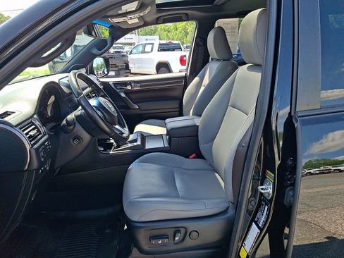 Used 2023 Lexus GX 460 w/ Black Line Special Edition AWD/4WD image 13