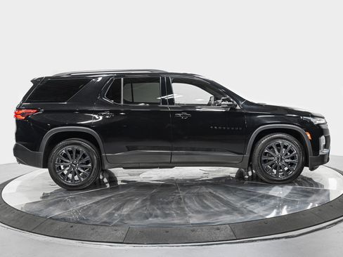 Used 2023 Chevrolet Traverse RS image 9
