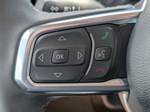 Used 2025 Jeep Wrangler Unlimited Sahara AWD/4WD image 21