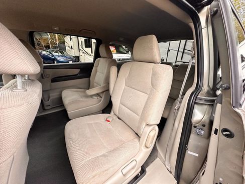 Used 2011 Honda Odyssey LX image 14