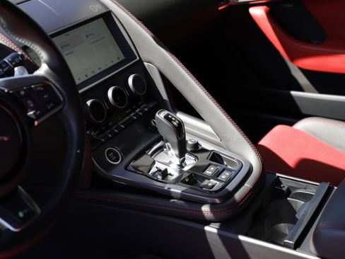 Certified 2023 Jaguar F-TYPE R AWD/4WD image 13