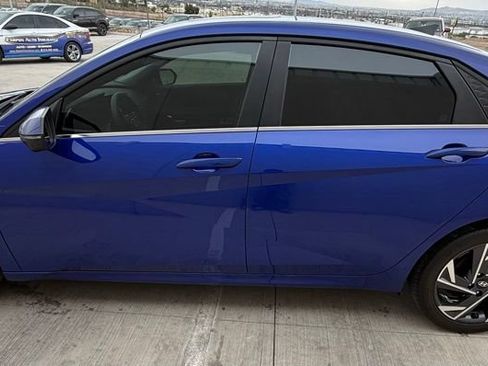Used 2024 Hyundai Elantra Limited FWD image 5