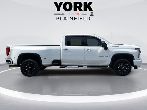 Used 2022 Chevrolet Silverado 3500 High Country w/ Safety Package II AWD/4WD image 4