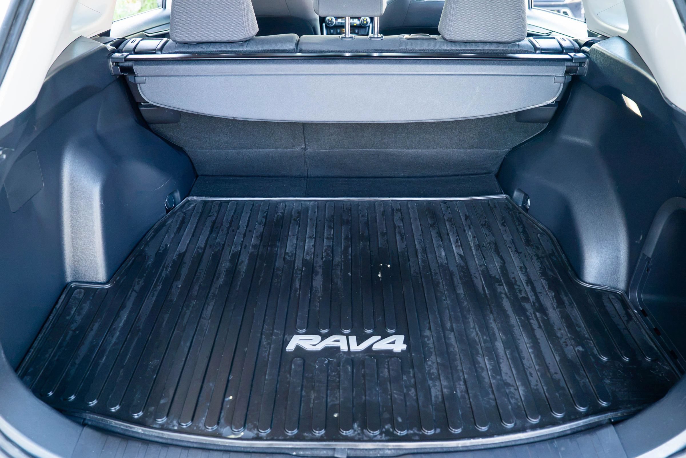 Used 2024 Toyota RAV4 XLE w/ Convenience Package AWD/4WD image 7