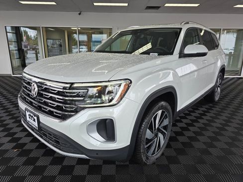 New 2025 Volkswagen Atlas Cross Sport SEL R-Line image 8