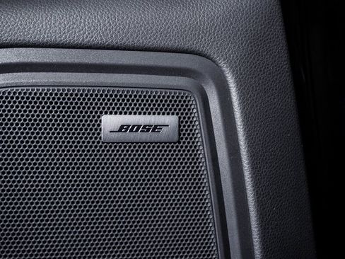 Certified 2025 Porsche Macan image 27