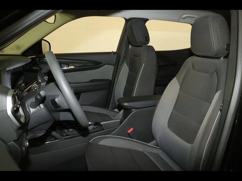 Used 2025 Chevrolet TrailBlazer LT AWD/4WD image 22