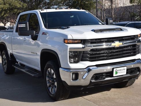 Used 2025 Chevrolet Silverado 2500 LT w/ Safety Package image 4