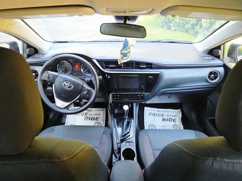 Used 2017 Toyota Corolla LE w/ Carpet Mat Package (TMS) FWD image 13