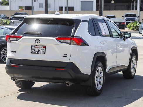 Certified 2024 Toyota RAV4 LE AWD/4WD image 6