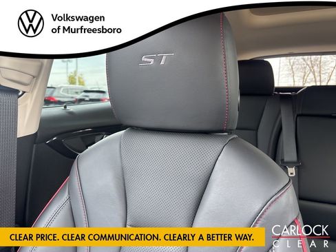 Used 2023 Buick Envision Essence w/ Technology Package I image 23