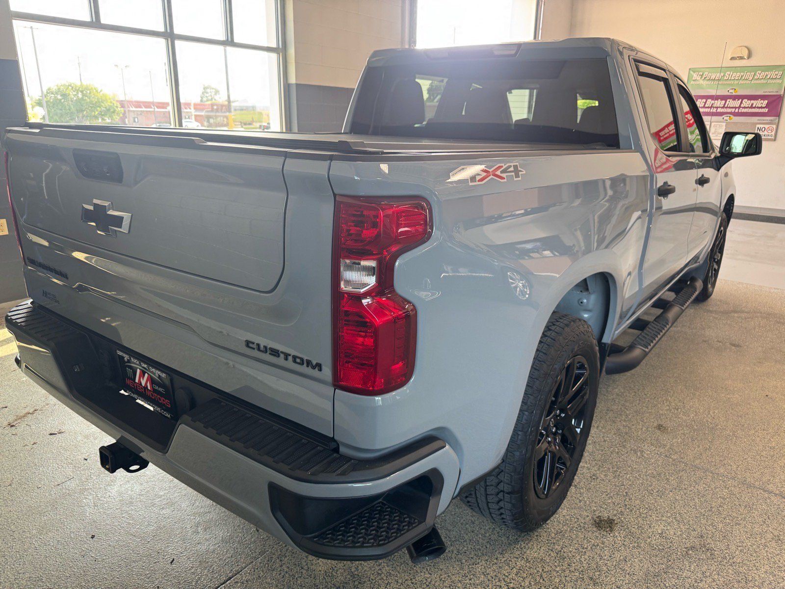 Used 2025 Chevrolet Silverado 1500 Custom w/ Turbomax Blackout Package AWD/4WD image 5
