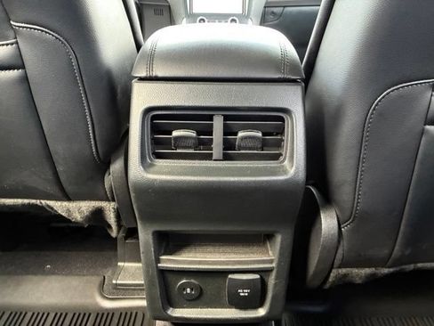 Certified 2024 Ford Edge SEL w/ Convenience Package AWD/4WD image 15
