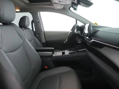 Used 2024 Toyota Sienna LE image 31