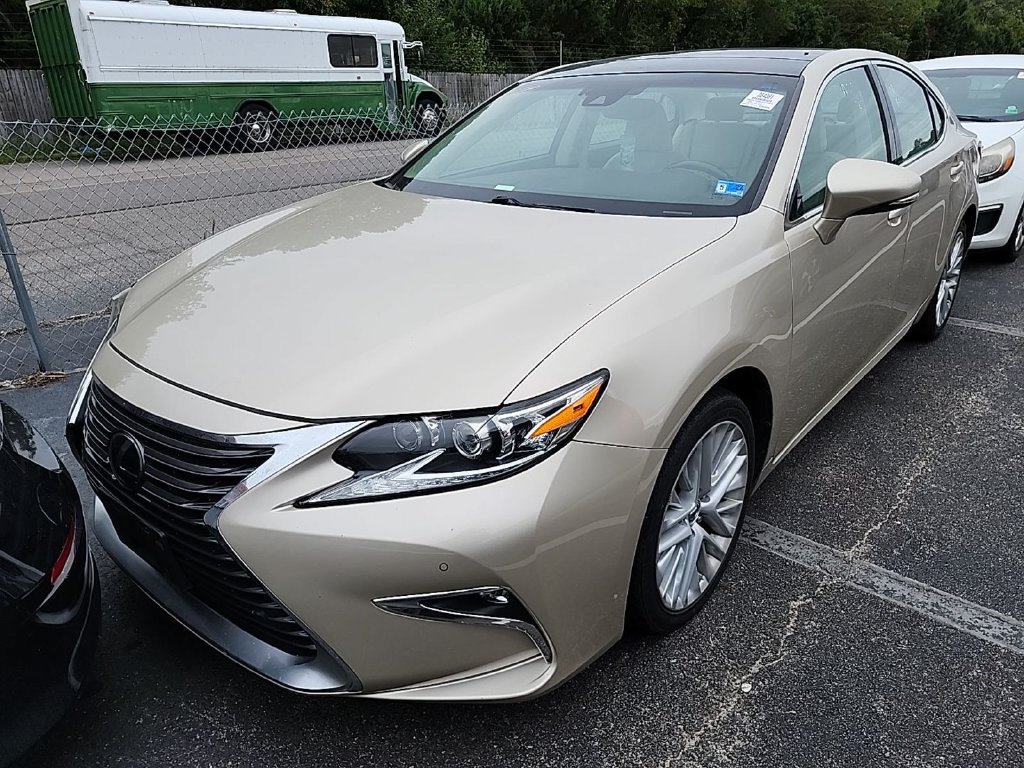 Used 2016 Lexus ES 350 w/ Luxury Package w/Wood Trim FWD image 5